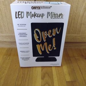 New! Onyx Professional Lighted Mirror